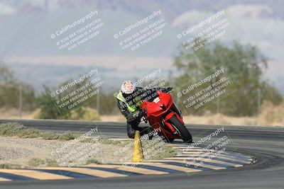 media/Nov-16-2025-Race Pace (Sun) [[8c5fa54630]]/Verified Riders/2-Turn 7 (945am)/